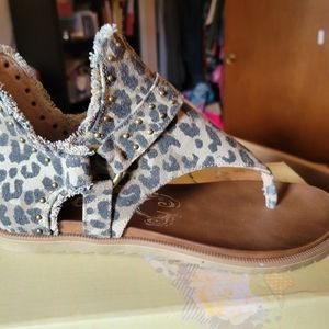 Very G Tan Leopard Journey Sandals
